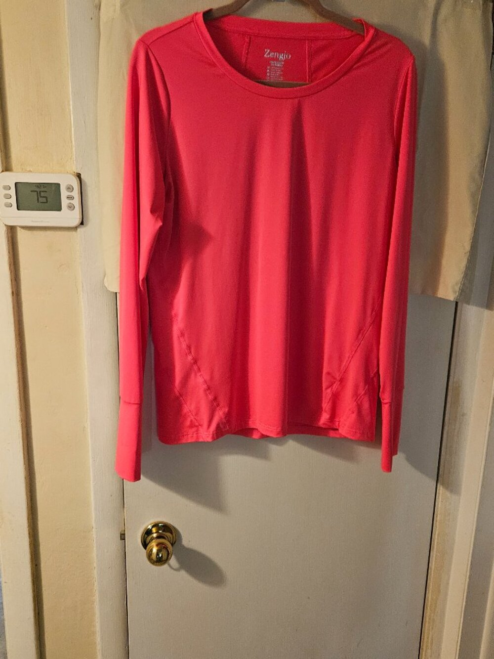 Women's Yoga Top Size L Barbie Pink